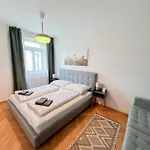 Stay Inn Apartments Seifertova